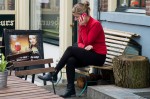 bellende jonge vrouw