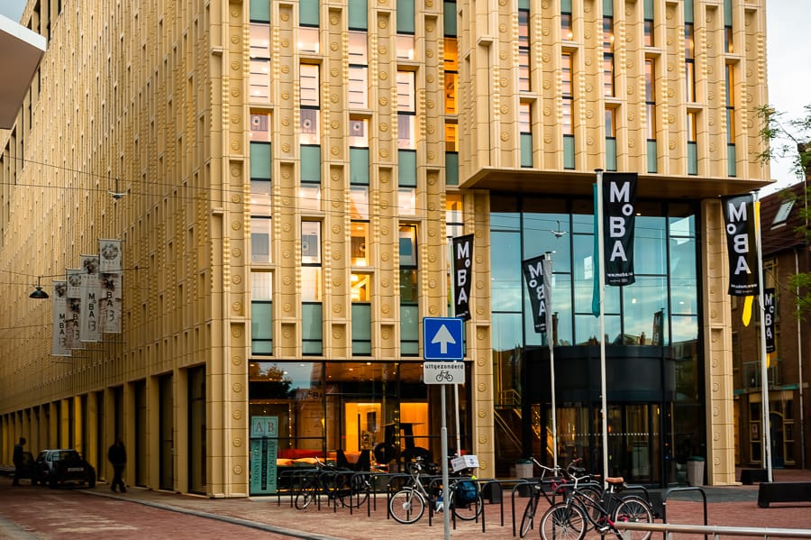 Rozet Arnhem entree